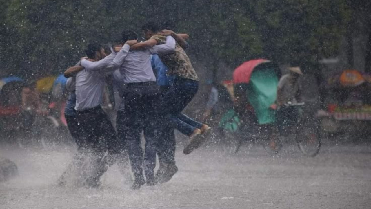 मानसून से पहले ही दिल्ली ने तोड़ा सालों का रिकॉर्ड, 125 साल बाद मई में सबसे ज्यादा हुई बारिश? जानिए IMD की भविष्यवाणी