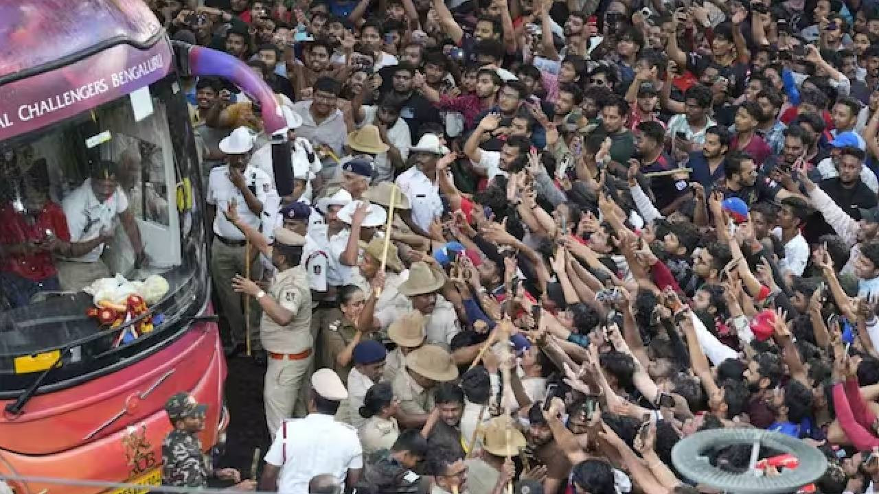 कर्नाटक हाई कोर्ट ने शुक्रवार को बेंगलुरु के एम. चिन्नास्वामी स्टेडियम के...