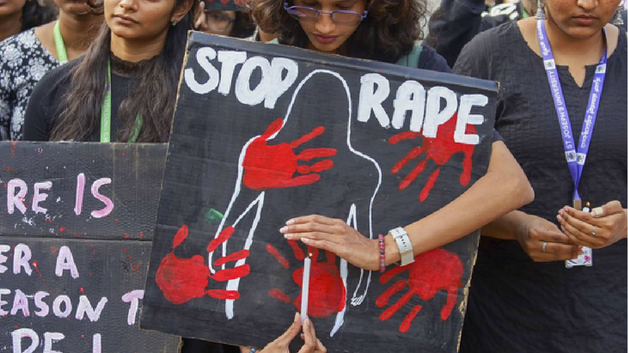 मेडिकल जांच में पीड़िता के साथ जबरन सेक्स, शरीर पर काटने के निशान और...
