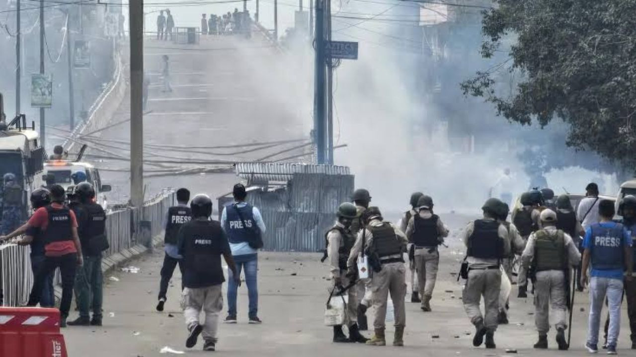 मणिपुर के घाटी जिलों में रविवार को सीबीआई ने मैतेई समूह अरम्बाई टेंगोल के...