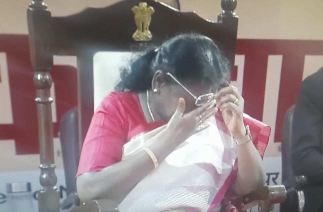राष्ट्रपति द्रौपदी मुर्मू अपने जन्मदिन पर देहरादून में हुईं भावुक, बहने लगे आंसू, जानिए क्यों?