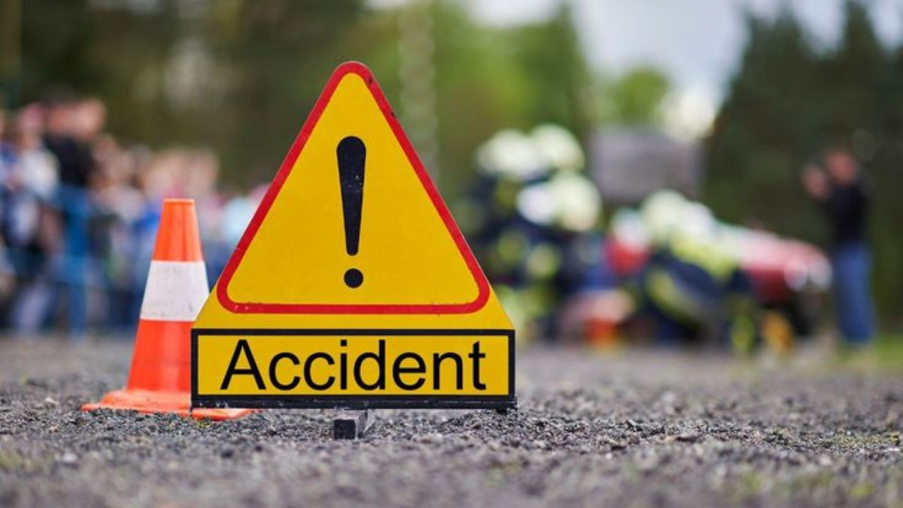पश्चिम बंगाल के पुरुलिया जिले में सड़क दुर्घटना में नौ लोगों की मौत हो गई....