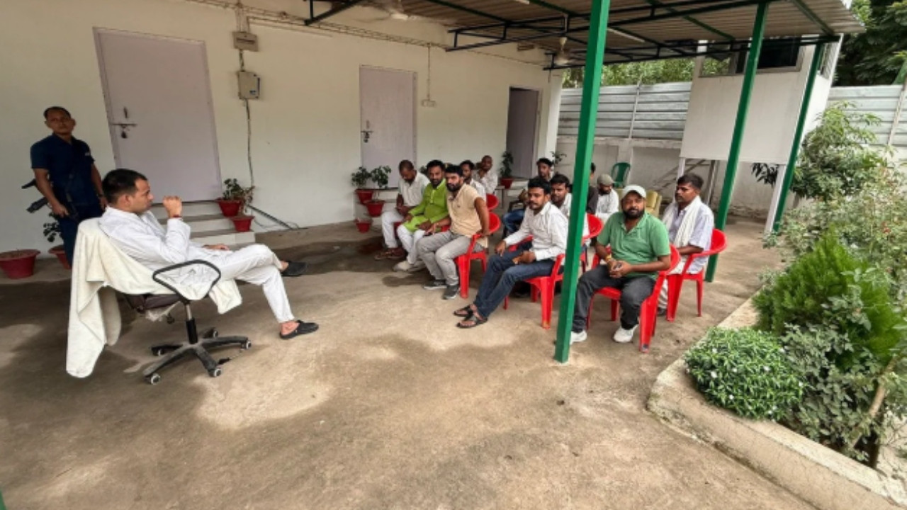 तेज प्रताप ने हाल ही में अपने आधिकारिक एक्स अकाउंट पर कुछ तस्वीरें साझा की...