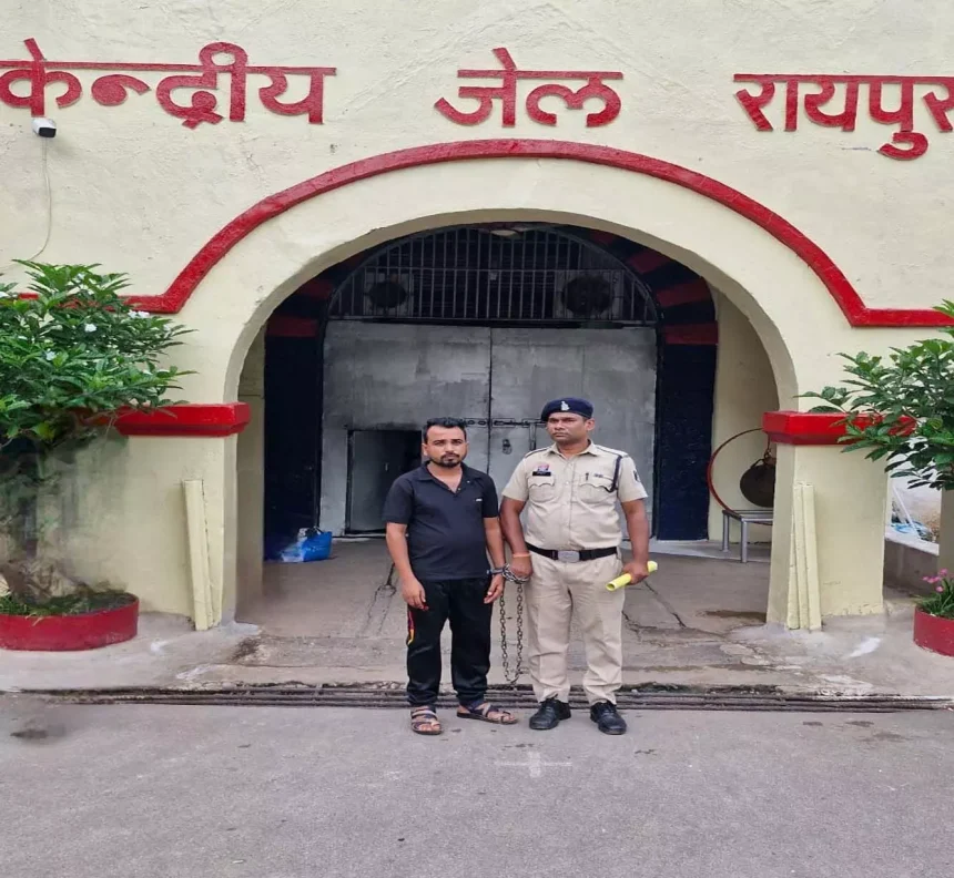 Raipur Breaking: पत्नी की हत्या के मामले में फरार आरोपी रिंकू अठवानी गिरफ्तार