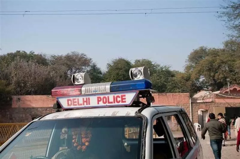 गैंगस्टर नीरज बवाना पैरोल पर पत्नी से मिला, फिर जेल लौटा