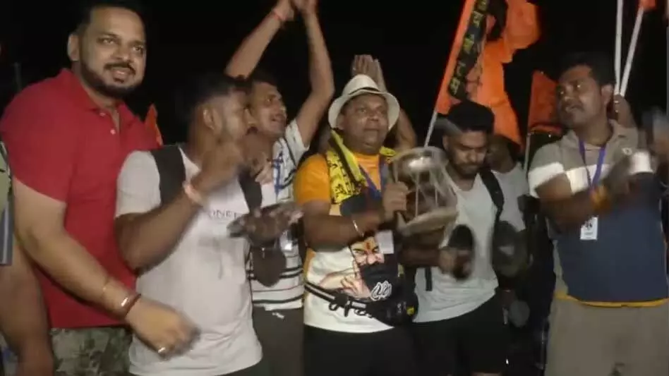 अमरनाथ यात्रा: भगवान भोले के जयकारों के साथ जम्मू से पहला जत्था रवाना, उपराज्यपाल ने दिखाई हरी झंडी
