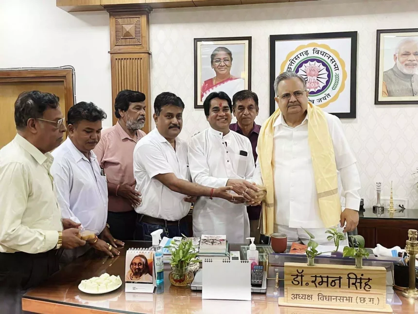 डॉक्टर्स डे पर विधानसभा अध्यक्ष का व्यापारी संघ ने किया सम्मान