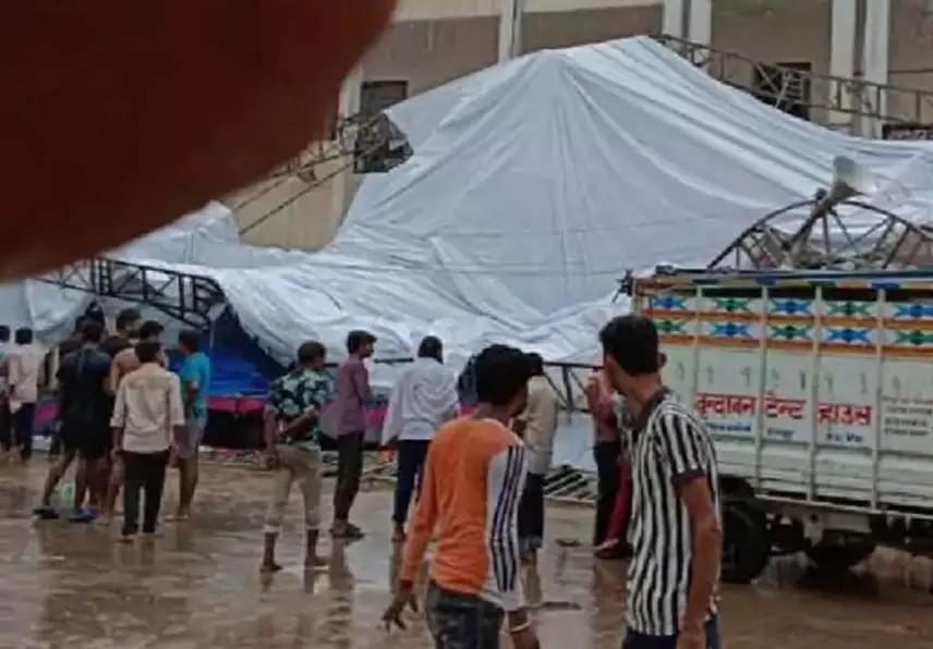 बागेश्वर धाम में टेंट गिरने से श्रद्धालु की मौत, आठ घायल