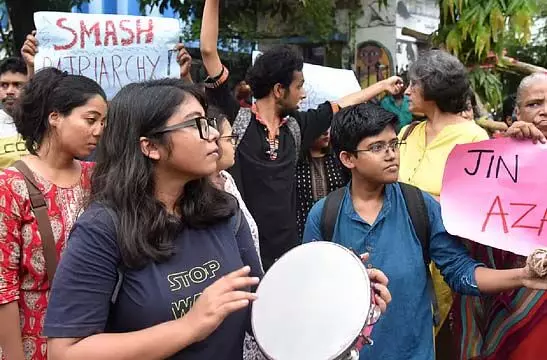उच्च शिक्षा विभाग के फैसले पर सवाल