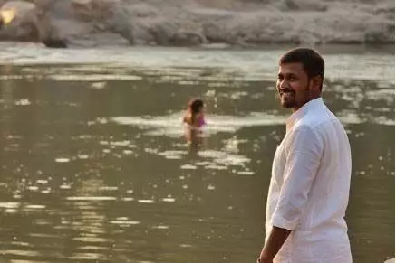 नहाते वक्त लड़की पर झांकने वाला पकड़ा गया, अदालत ने सुनाई सख्त