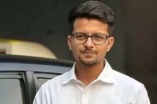 पीड़ित को चुप रहने के लिए पैसे देने का प्रयास?
