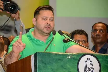 पटना में व्यापारी की हत्या: तेजस्वी यादव ने 'जंगलराज' को लेकर उठाए सवाल