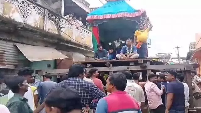बहुदा यात्रा के दौरान दुर्घटना, रथ के नीचे कुचलकर नाबालिग लड़का घायल