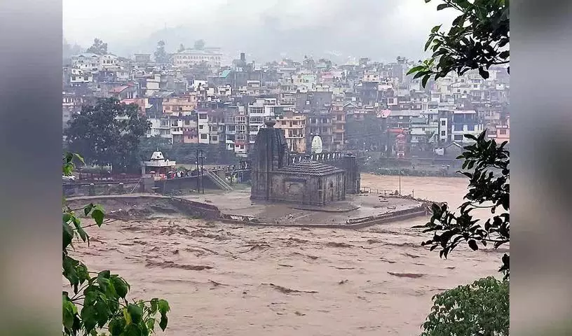 Himachal Pradesh : मंडी में 30 लोग लापता, बचाव अभियान जारी