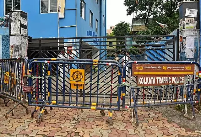आघात पीड़ित ने परीक्षा देने से किया इनकार, साथियों ने किया प्रोत्साहित