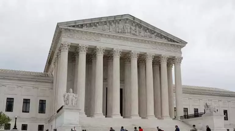 Supreme Court ने ट्रम्प की संघीय नौकरियों में कटौती को मंज़ूरी दे दी