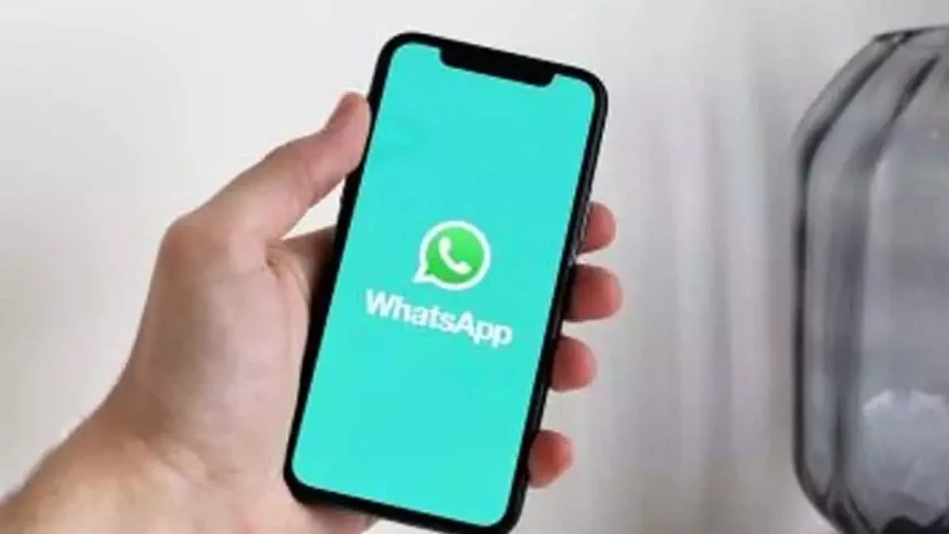 WhatsApp ने iOS के लिए थ्रेडेड रिप्लाई और AI वॉलपेपर के साथ चैट एक्सपीरियंस को नया रूप दिया