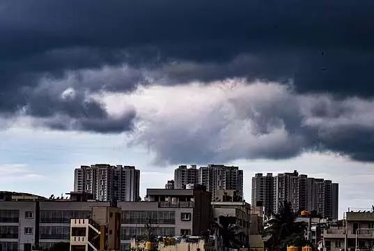 पूरे सप्ताह कई जिलों में बारिश का अनुमान