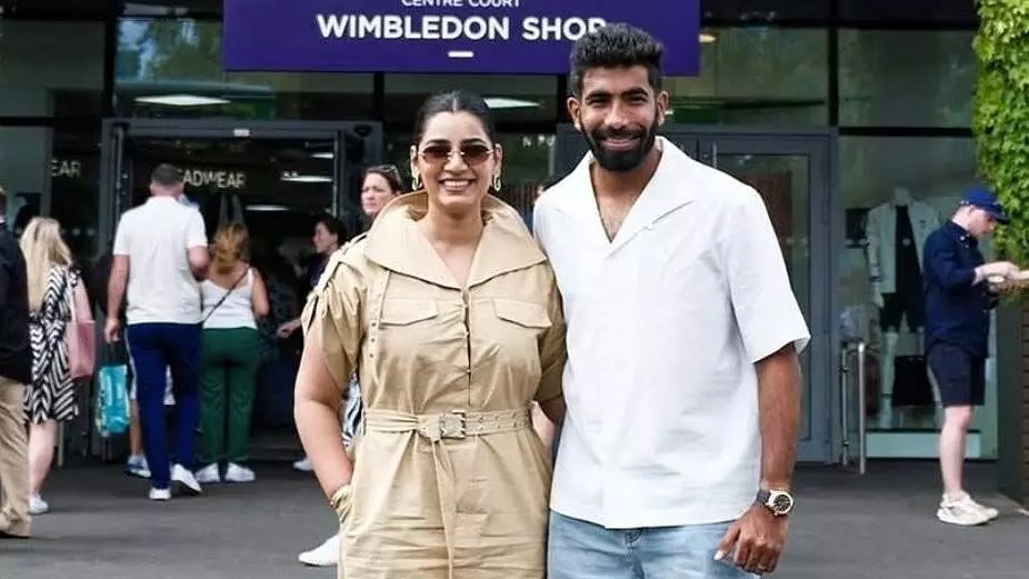 'Sanjana-Bumrah' की जोड़ी ने सेंटर कोर्ट पर लूटी लाइमलाइट