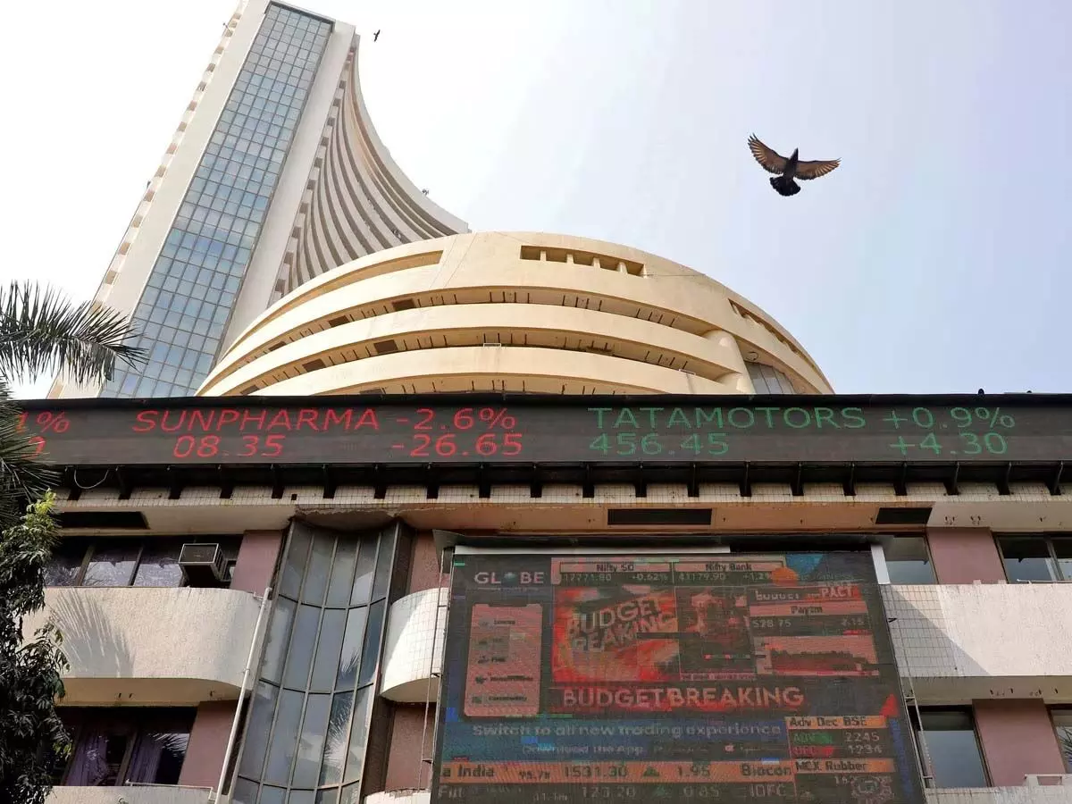 सेंसेक्स-निफ्टी की सपाट रही शुरुआत, पहली तिमाही के नतीजों का इंतजार कर रहा बाजार