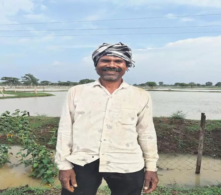 ग्राम बड़गांव के किसान बिसराम ने समिति से किया खाद का उठाव, की खेती की शुरूआत
