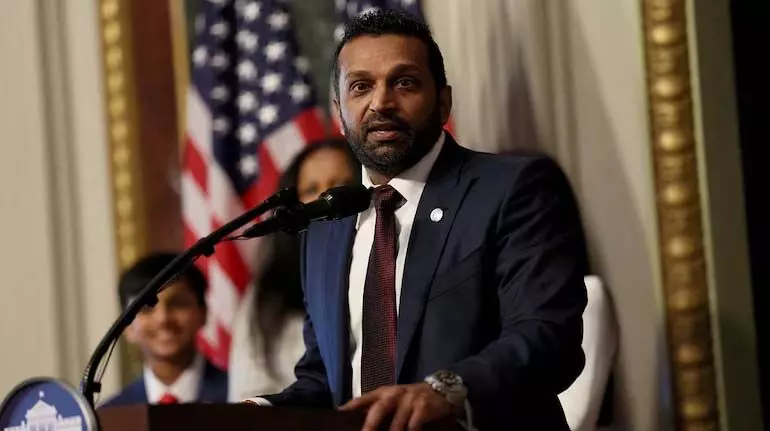 Dan Bongino के इस्तीफा देने पर एफबीआई प्रमुख काश पटेल इस्तीफा दे सकते