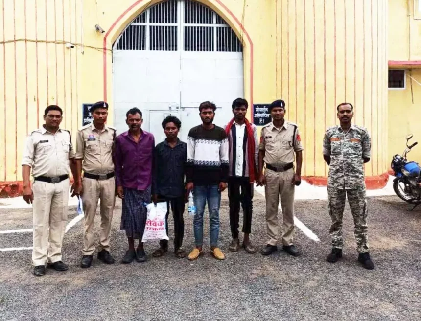 CG BREAKING: गंभीर मारपीट मामले में चार आरोपी गिरफ्तार, हथियार जब्त