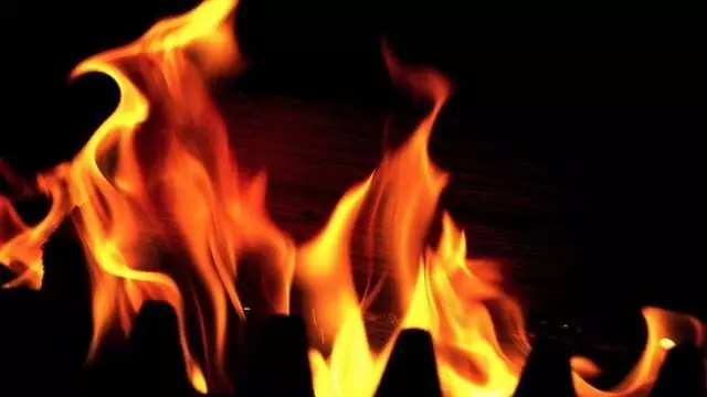 Delhi: सदर बाजार की दुकान में लगी भीषण आग, दमकल की 25 गाड़ियां मौके पर