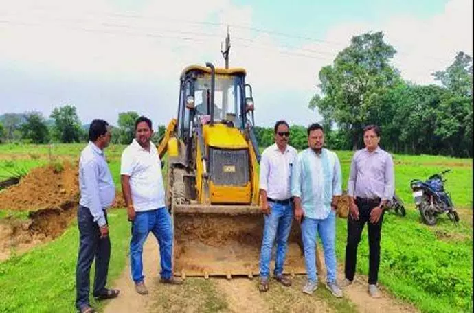 अवैध प्लाटिंग पर जिला प्रशासन की सख्त कार्रवाई