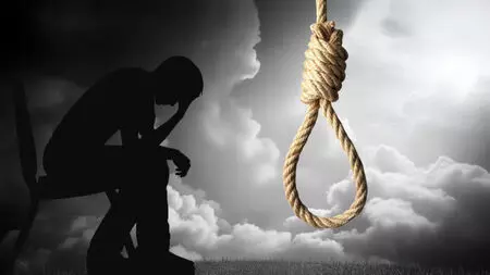 छात्र ने आत्महत्या की, निजी हॉस्टल के कमरे में लगाई फांसी