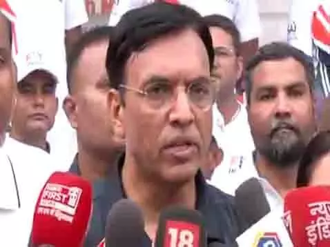 मंडाविया ने गांधीनगर में ‘फिट इंडिया संडे ऑन साइकिल’ रैली में भाग लिया