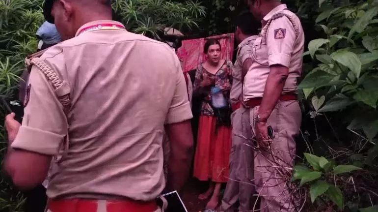 Karnataka में बच्चों के साथ गुफा में फंसे लोगों के ‘बचाव’ पर रूसी मां ने जताई आपत्ति