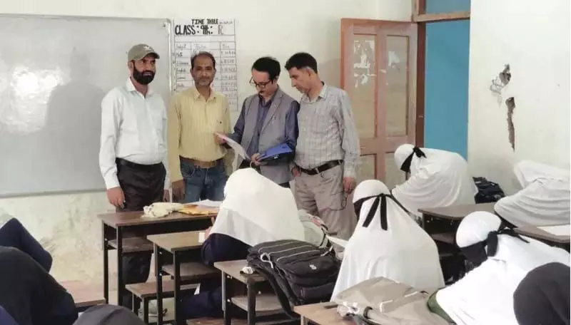 कश्मीरी में निबंध लेखन प्रतियोगिता आयोजित किया गया