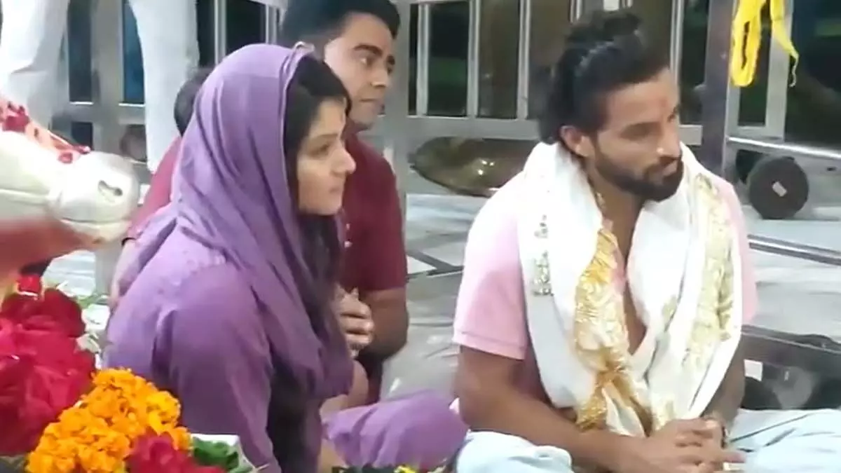 RCB कप्तान रजत पाटीदार ने परिवार संग की महाकालेश्वर मंदिर में पूजा