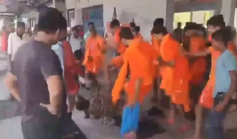कांवड़ियों ने सीआरपीएफ जवान को पीटा