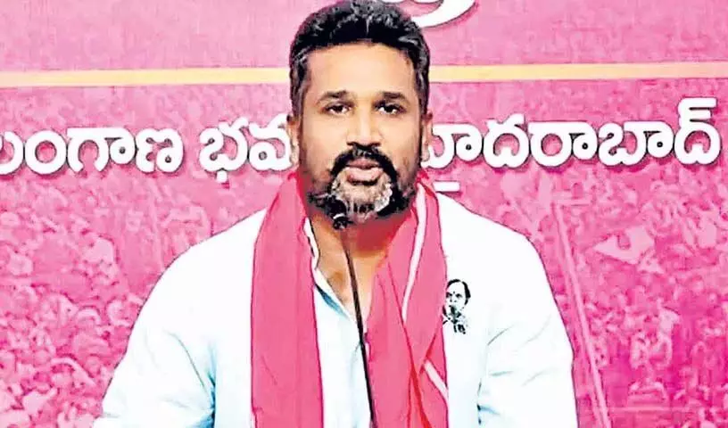 सरकारी अनियमितताओं पर सवाल उठाओगे तो अवैध मामले दर्ज होंगे: मन्ने कृषांक