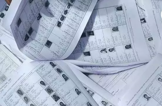 आयोग ने अन्य राज्यों में रहने वाले मतदाताओं को पंजीकृत करने के प्रयास तेज कर दिए