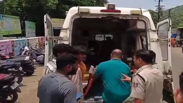 Ganjam: युवक पर चाकू से हमला, अस्पताल में भर्ती