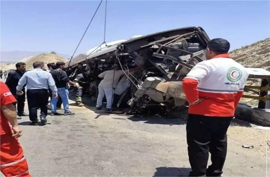 Iran: बस पलटने से कम से कम 21 लोगों की मौत, 34 घायल