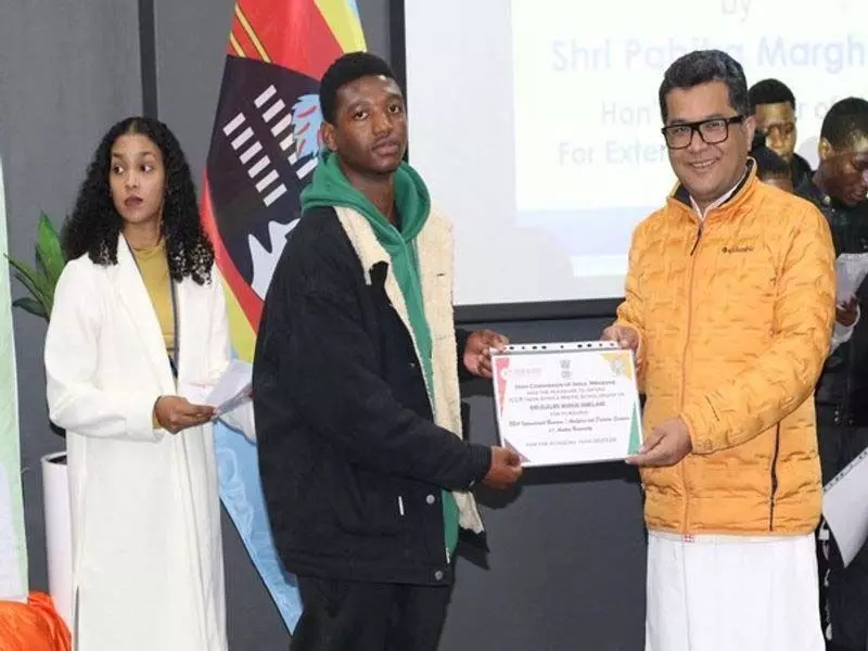 राज्य मंत्री मार्गेरिटा ने एस्वातिनी में छात्रों को आईसीसीआर छात्रवृत्ति पत्र सौंपे