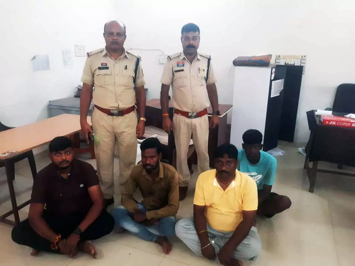 CG: कोतवाली पुलिस की दबिश में बावलीकुंआ से चार जुआरी गिरफ्तार