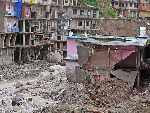 हिमाचल में मानसून का कहर: 20 June से अब तक 125 लोगों की मौत, सड़कें अवरुद्ध और सेवाएं बाधित