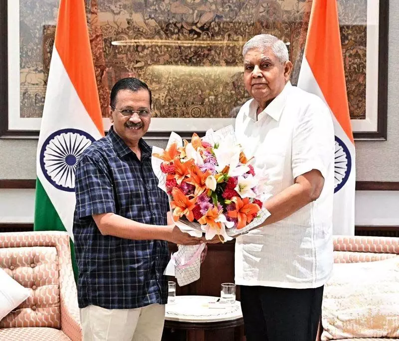 मानसून सत्र से पहले केजरीवाल, सांसद संजय ने उपराष्ट्रपति से मुलाकात की