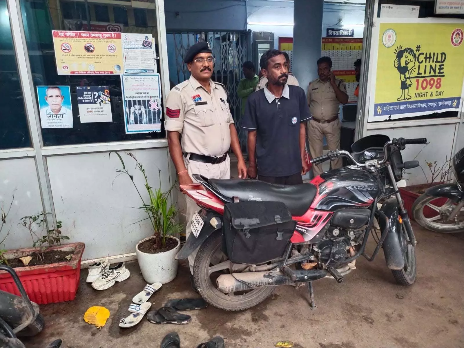 पैशन प्रो बाइक चोरी के आरोपी को पुलिस ने किया गिरफ्तार