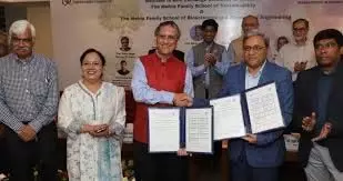 दिल्ली आईआईटी-इंदौर ने दो स्कूल शुरू किए