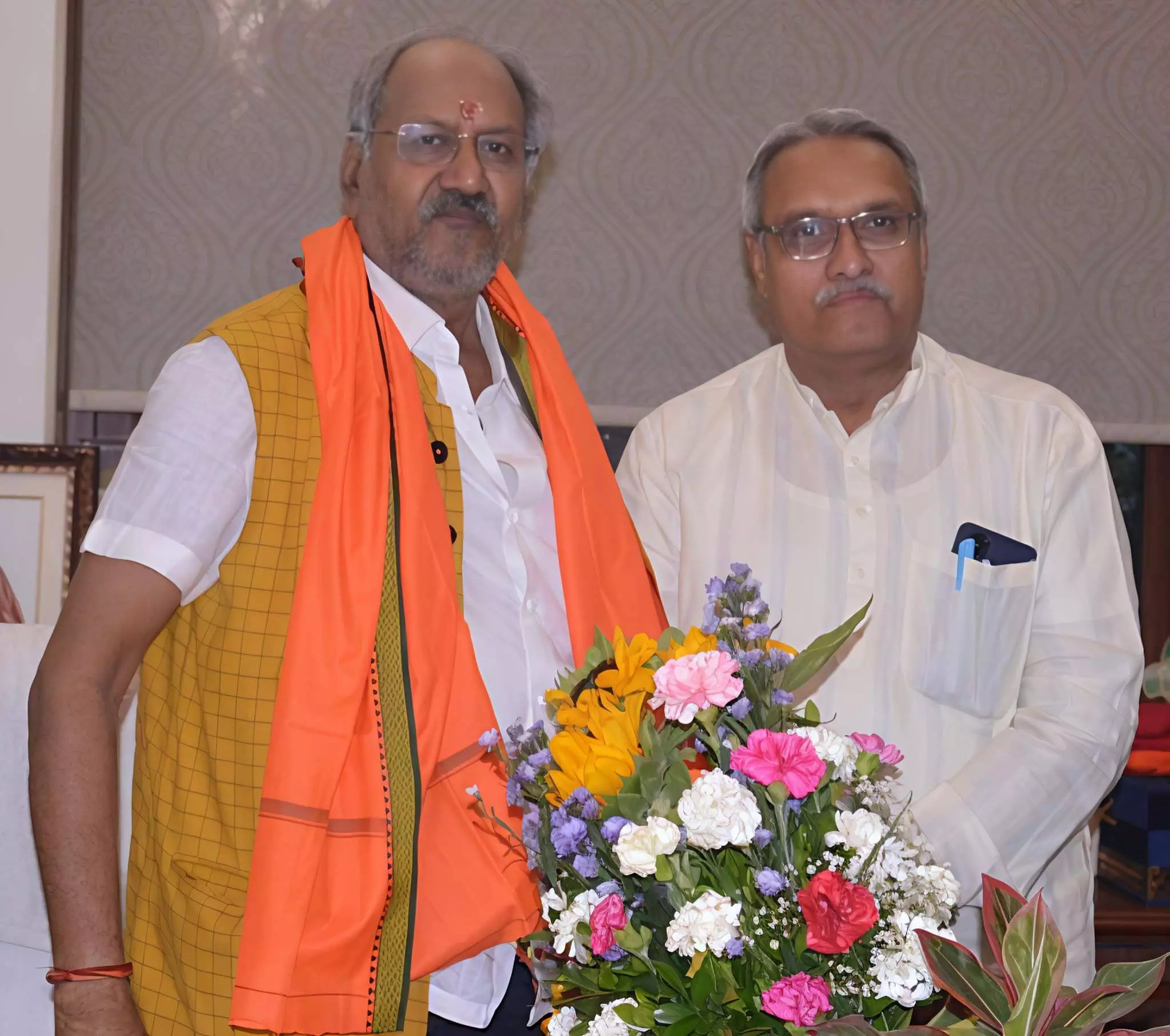 खाद्य आयोग के नवनियुक्त अध्यक्ष को सांसद बृजमोहन अग्रवाल ने दी शुभकामनाएं