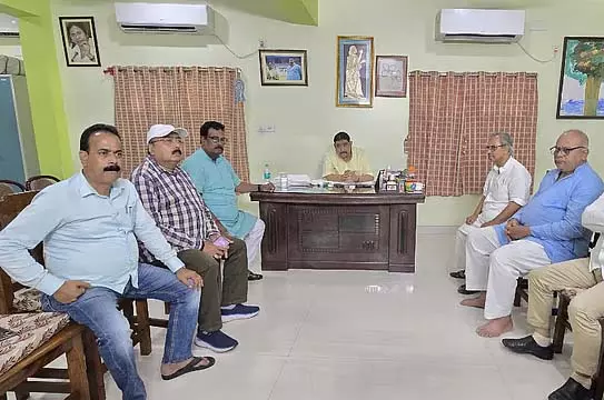 मुख्यमंत्री के जिला दौरे से पहले कोर कमेटी की बैठक