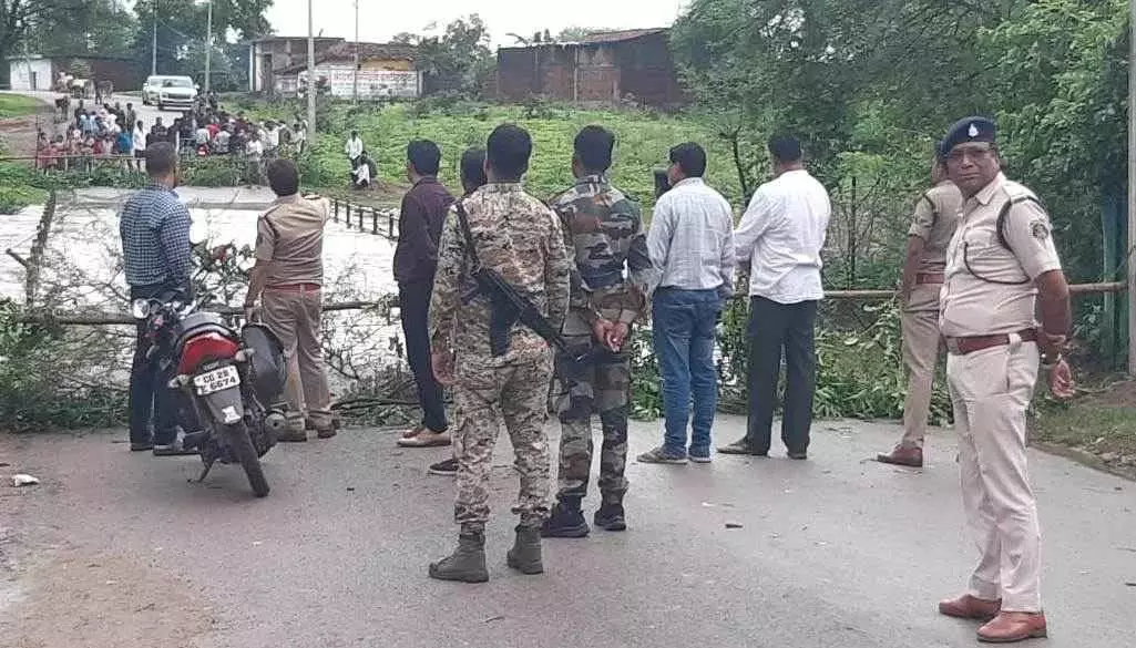 भारी बारिश से मुंगेली में तबाही: रहन नदी उफान पर, बीरगांव का जिला मुख्यालय से संपर्क टूटा