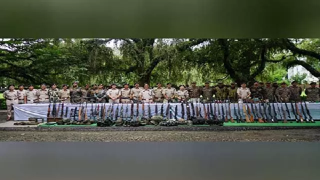 Manipur: सुरक्षा बलों ने घाटी के जिलों से हथियार और गोला-बारूद बरामद किया