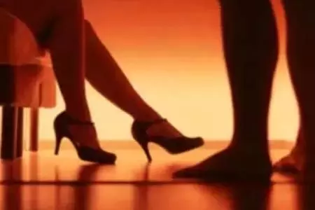 सैलून में सेक्स रैकेट चल रहा था, महिला दलाल के कब्जे से 5 लड़कियों को छुड़ाया गया